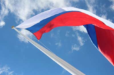 Где и кто может вывешивать флаг России?